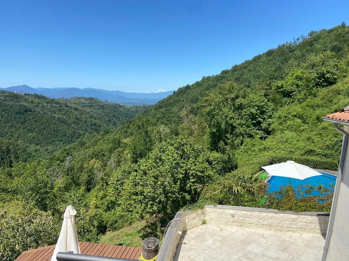 Fosdinovo 5-Bed Villa- A Tranquil Retreat Villa
