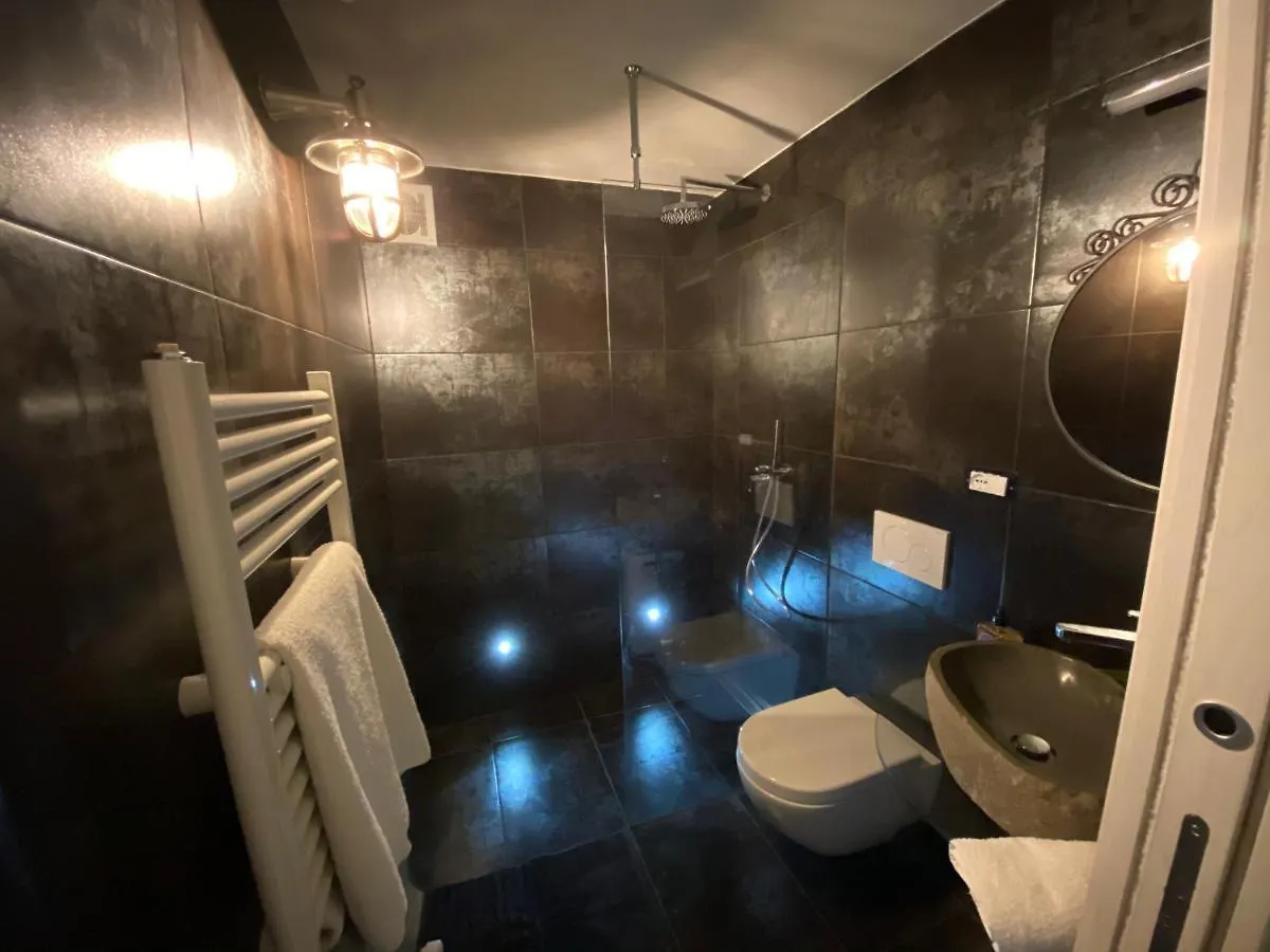 Fosdinovo 5-Bed Villa- A Tranquil Retreat